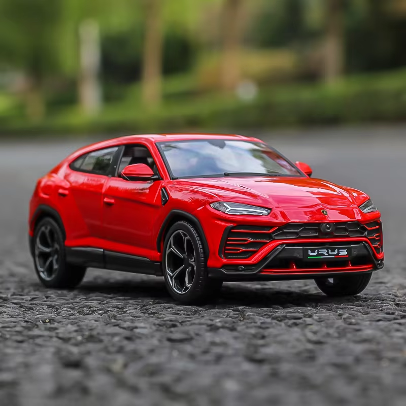 Maisto 1:24 Lamborghini Urus Model