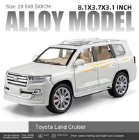 1:24 Diecast Land Cruiser LC200 Model With Smoke