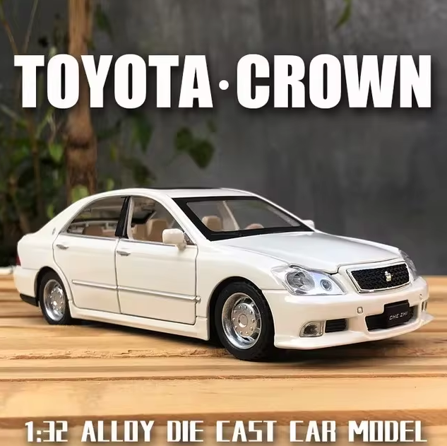 1:32 Diecast Toyota Crown Model Car