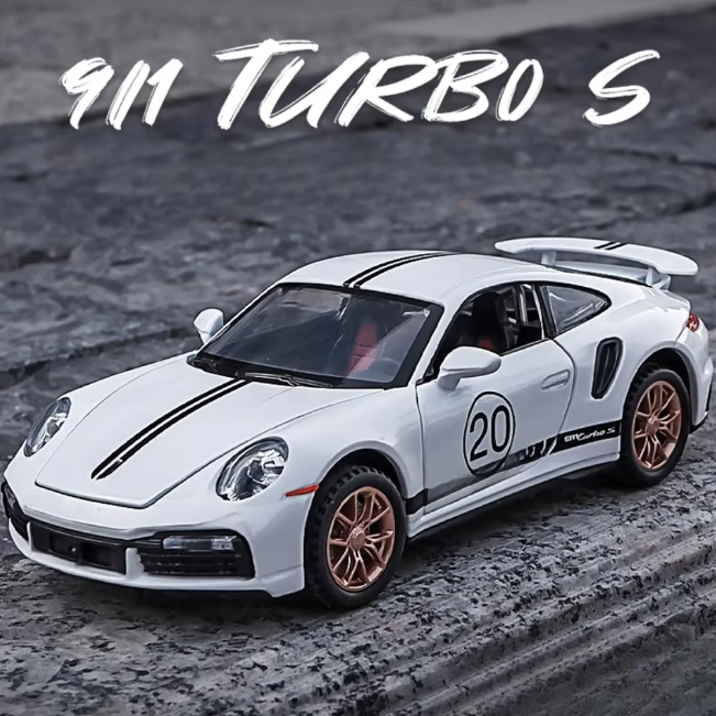 1:32 Diecast Porsche 911 Turbo S With Acrylic Display Box - White