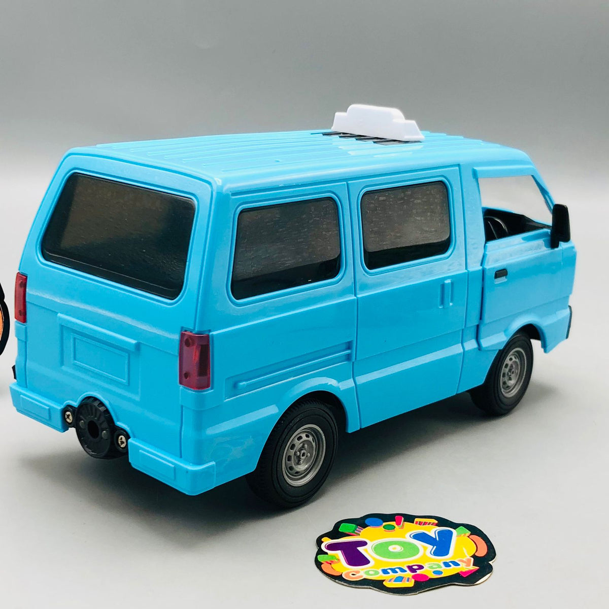 1:16 RC Taxi Van With Spray & Light