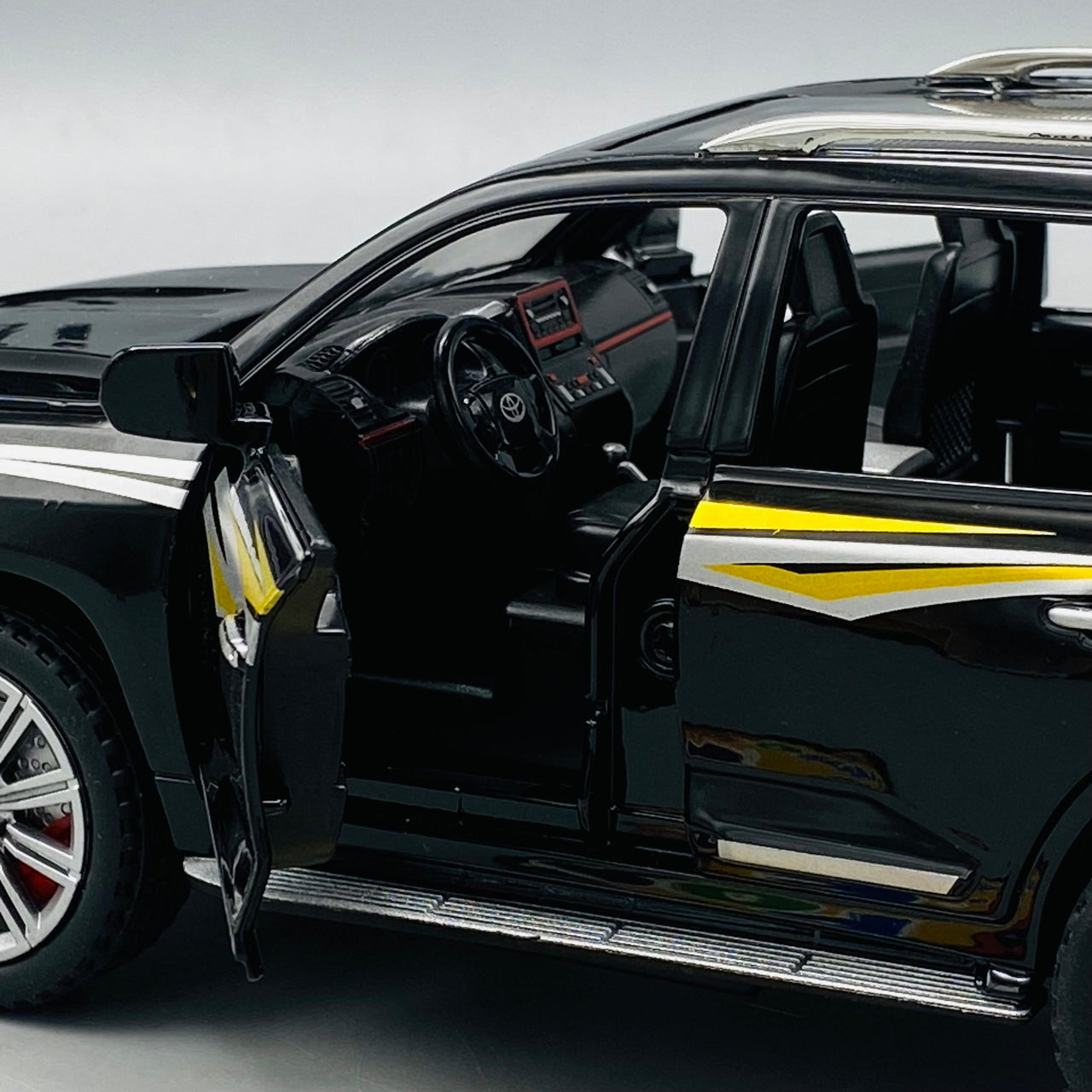 1:24 RC Diecast Land Cruiser Model