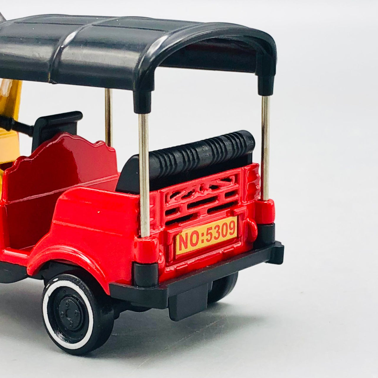 1:43 Diecast Mini Auto Rickshaw Model