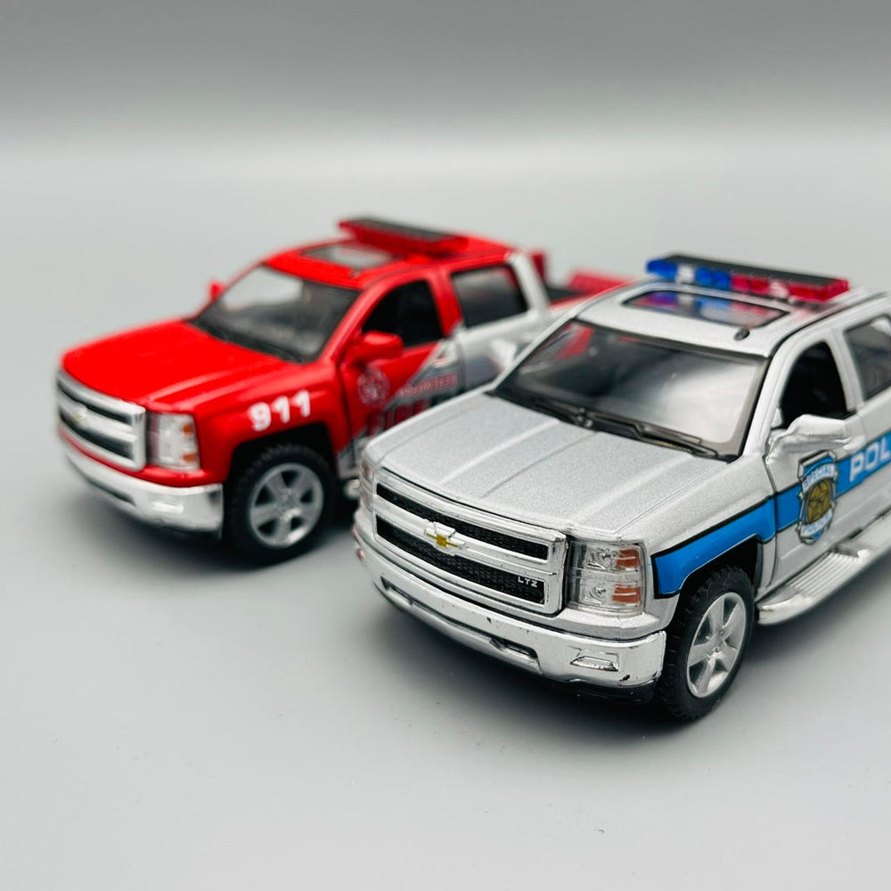 Kinsmart Mtal Body 2014 Chevrolet Silverado (Police/ Fire Fighter)