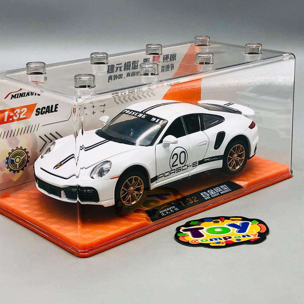 1:32 Diecast Porsche 911 Turbo S With Acrylic Display Box - White
