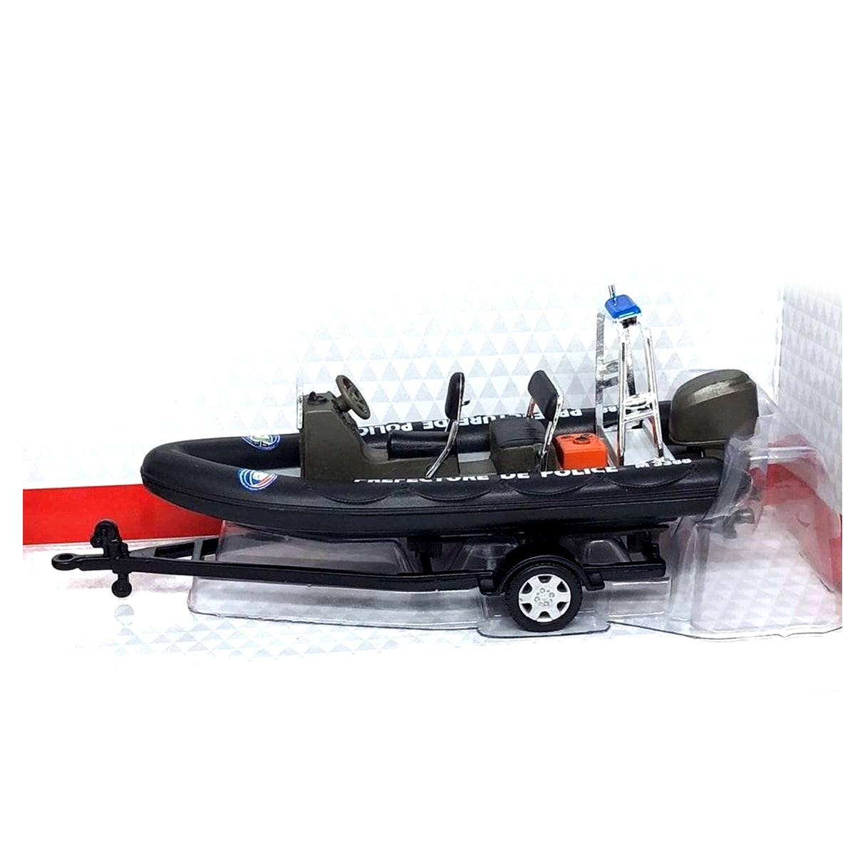 Bburago Diecast Defender With Trailer Motor Boat