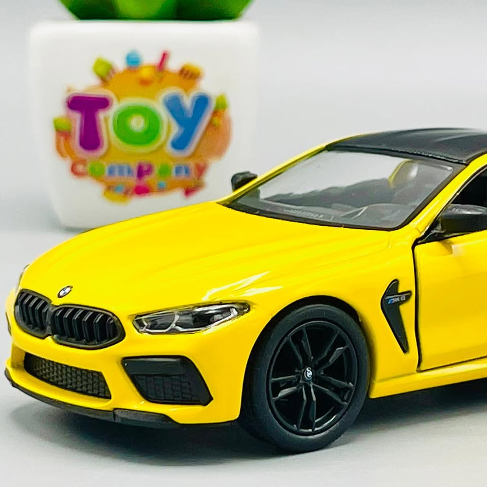 Kinsmart Metal Body BMW M8 Competition Coupe