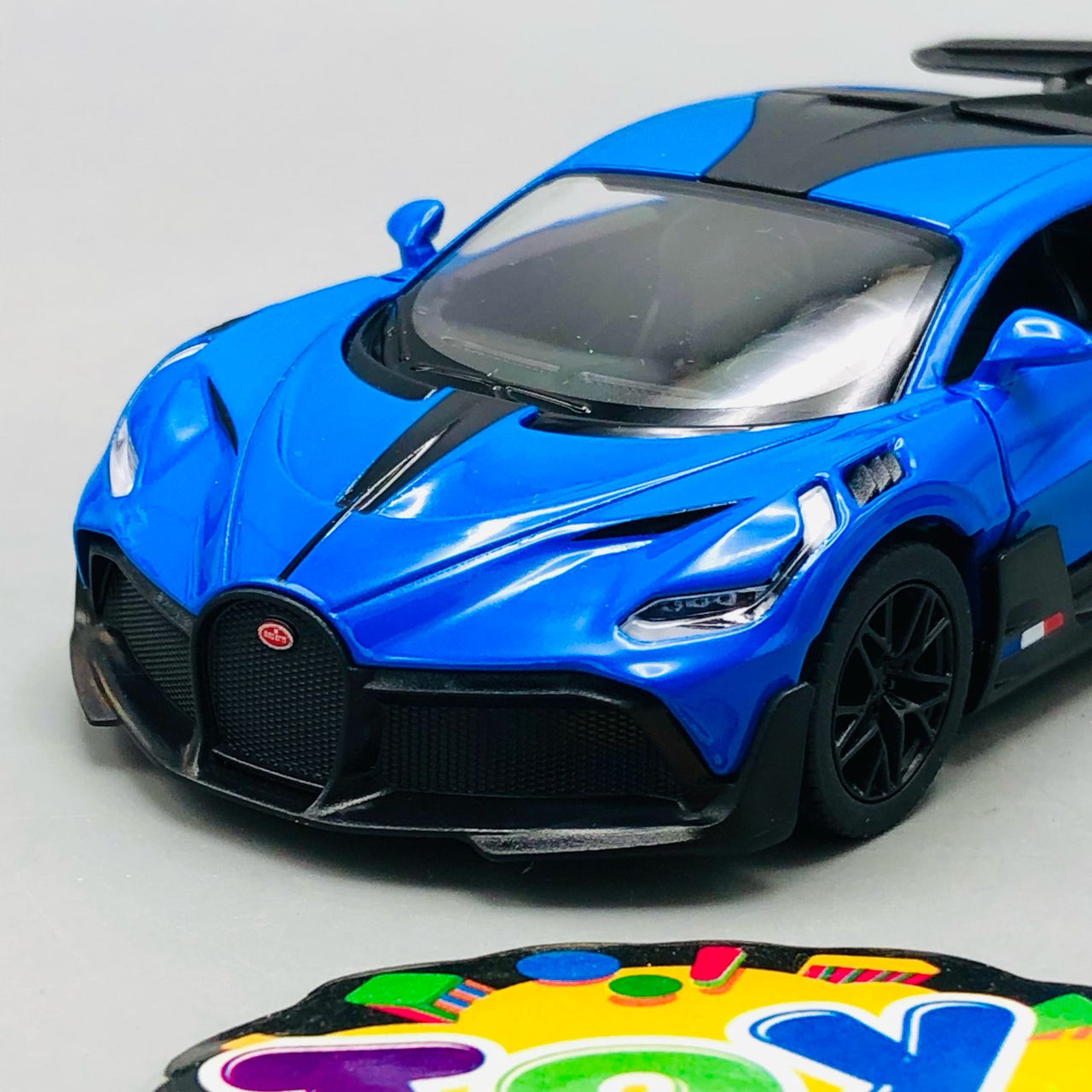 1:36 Kinsmart Bugatti Divo Model