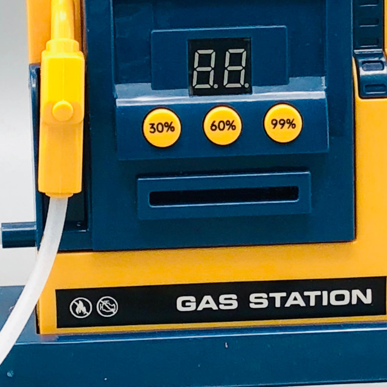 2.4GHz RC Electric Crazon Smoke Car With Petrol Station