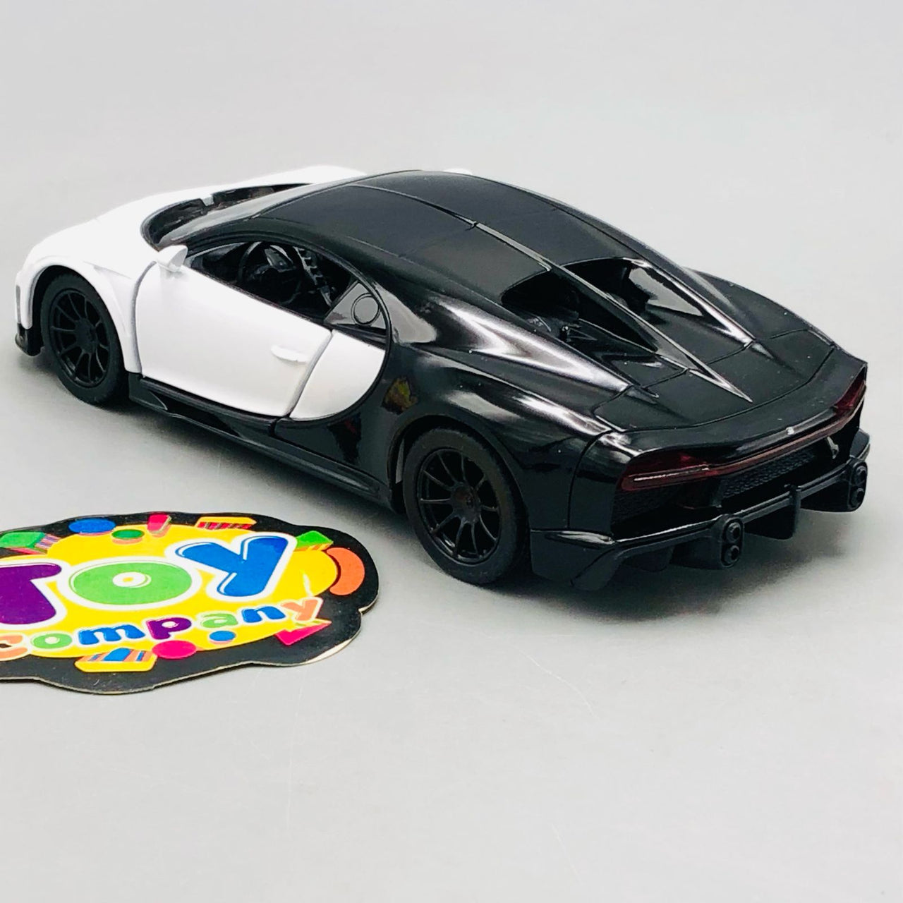 1:38 Kinsmart Bugatti Chiron Supersport Model
