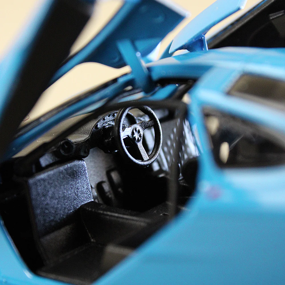 1:36 Kinsmart McLaren F1 GTR Model Car