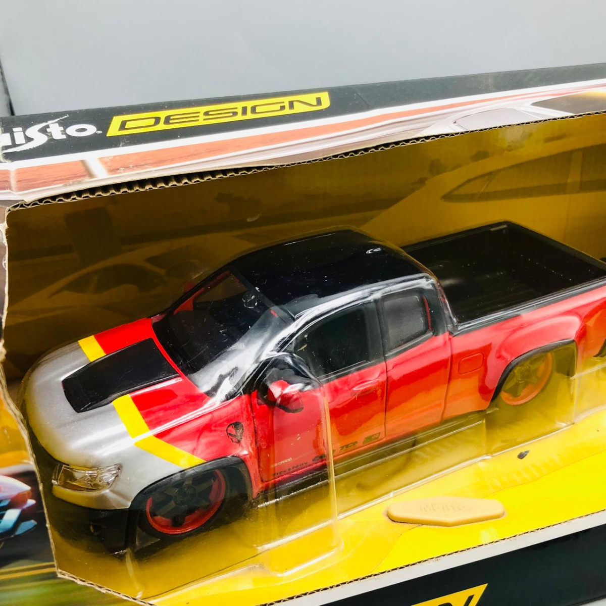 1:24 Chevy Colorado ZR2 & 2015 Corvette Z06 on Trailer