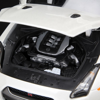 Bburago 1:18 2009 Nissan GT-R R35 Model