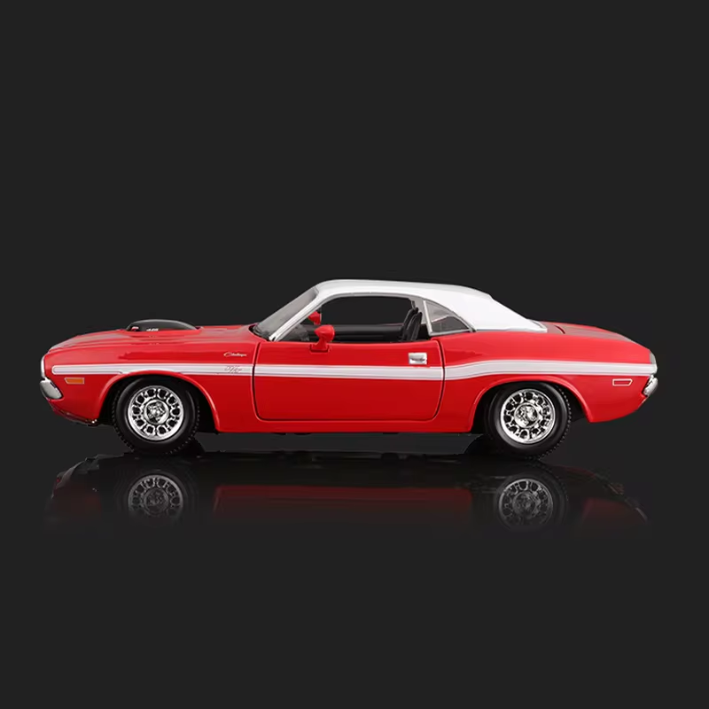 Maisto 1:24 1970 Dodge Challanger R/T Coup Model