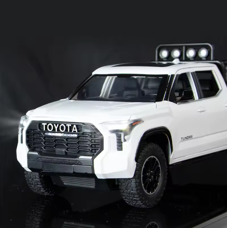 1:24 Diecast Toyota Tundra Model Car