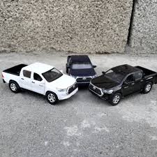 1:32 Diecast Hilux Rocco/Revo Model Car