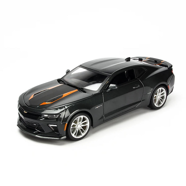 Maisto 1:18 Diecast Chevrolet Camaro 50th Anniversary 2017