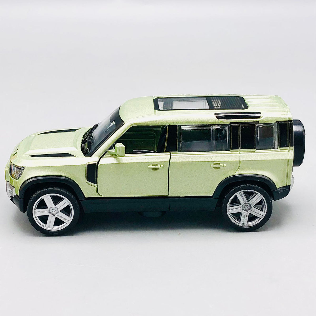 1:43 Diecast Defender Mini Model Jeep