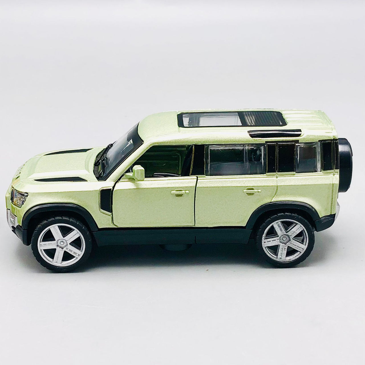 1:43 Diecast Defender Mini Model Jeep