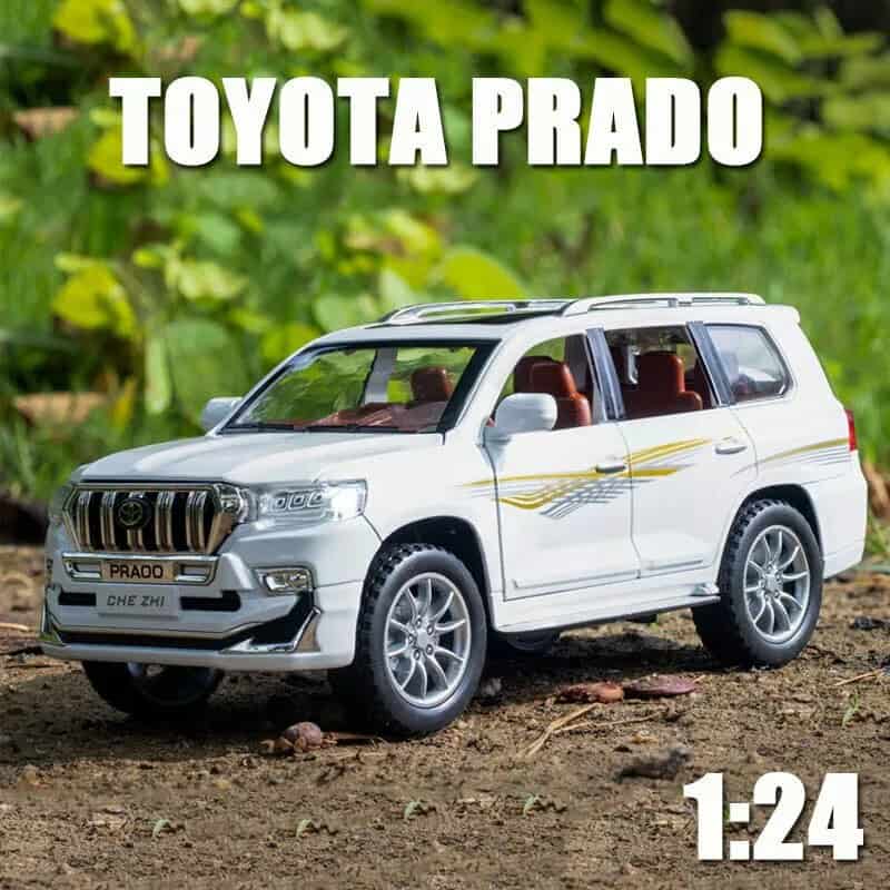 1:24 Diecast Toyota Prado Model Car With Smoke