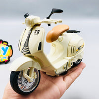 1:10 Diecast Pullback Vespa With Light & Sound