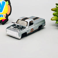 Maisto 1:64 Harley-Davidson 1987 Chevy 1500