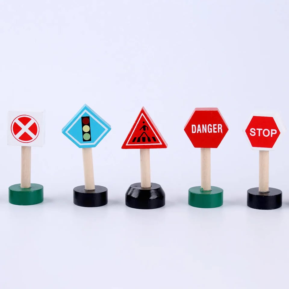 Wooden Traffic Signs - 16Pcs
