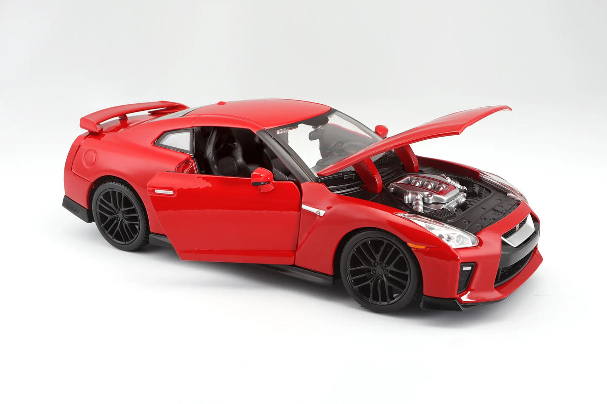 Bburago 1:24 Diecast Nissan GT-R 2017 - Red