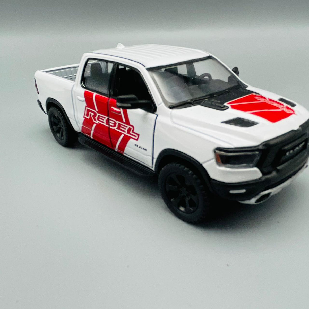 Kinsmart Metal Body Dodge RAM 1500 - Printed