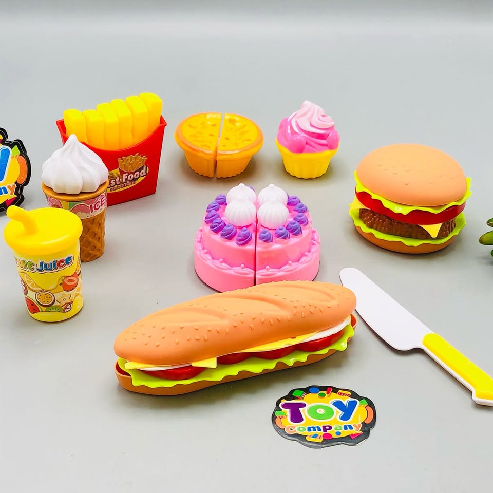 9Pcs Pretend Play Delicious Food Cutting Set