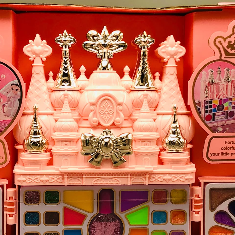 55Pcs Realistic Castle Cosmetic Set