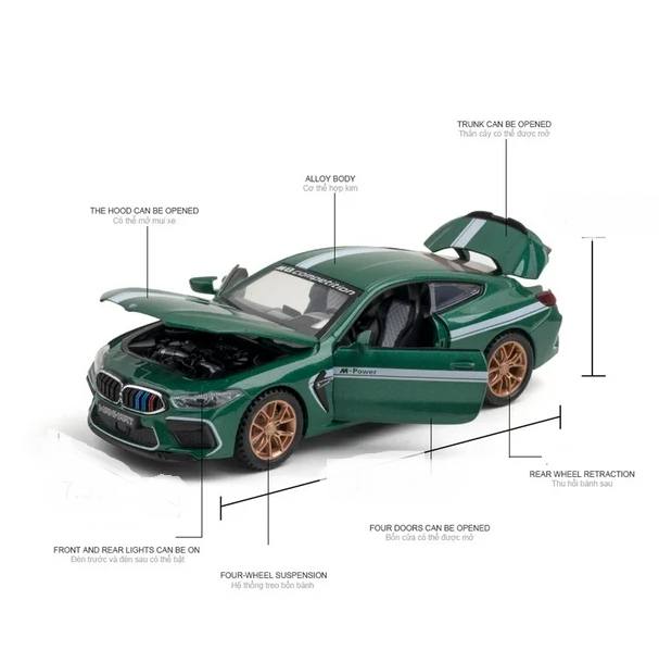 1:32 Diecast BMW M8 With Acrylic Display Box - Green