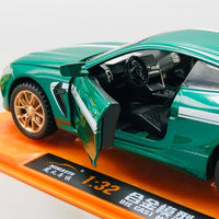 1:32 Diecast BMW M8 With Acrylic Display Box - Green