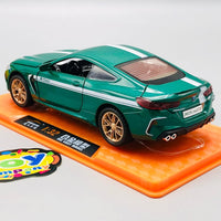 1:32 Diecast BMW M8 With Acrylic Display Box - Green