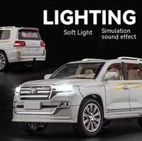 1:24 Diecast Land Cruiser LC200 Model Car