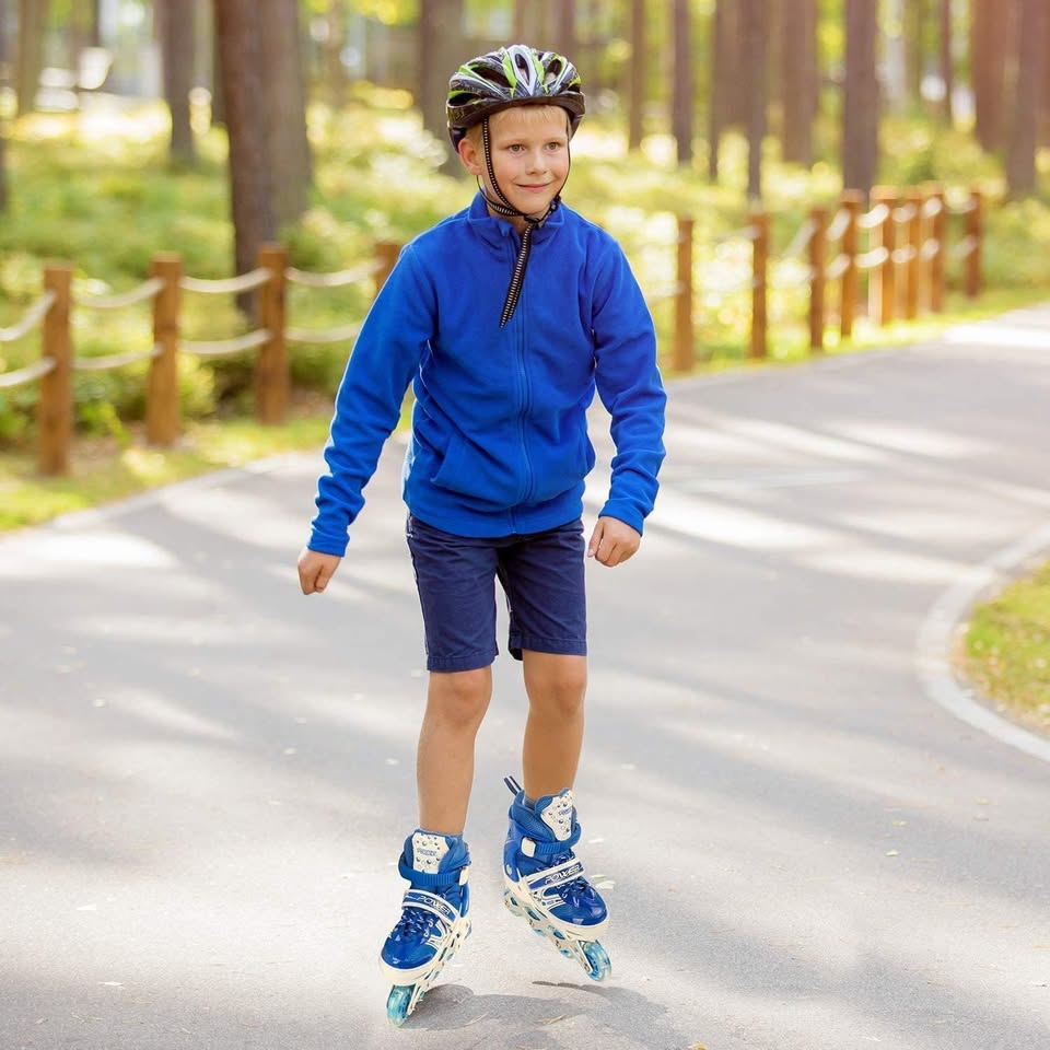 8* Inches Kids Four Wheel Roller Skating Shoes - Blue