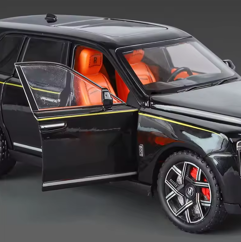 1:24 Diecast Rolls Royce Cullinan Model Car
