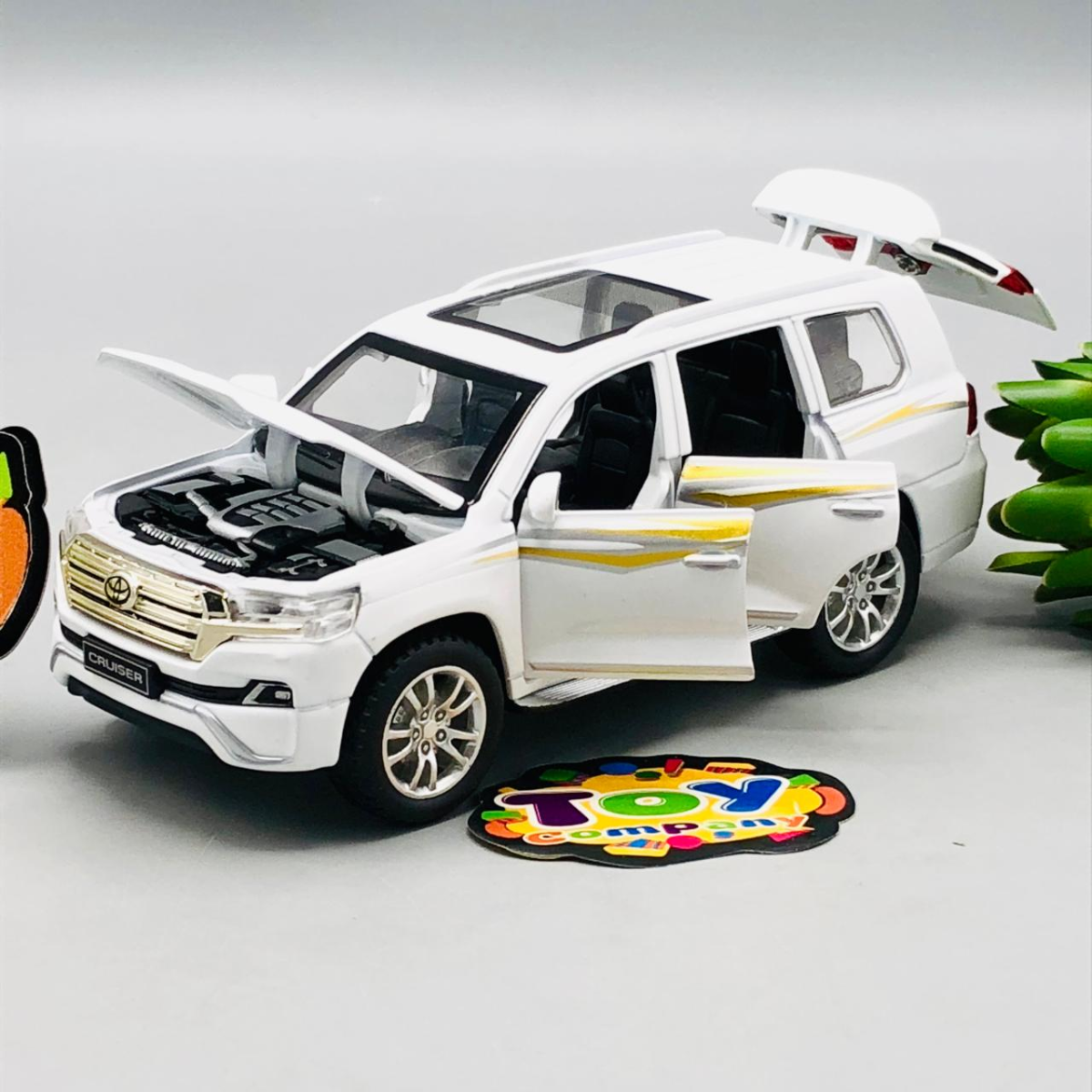 1:32 Diecast Land Crusier V8 Model Car
