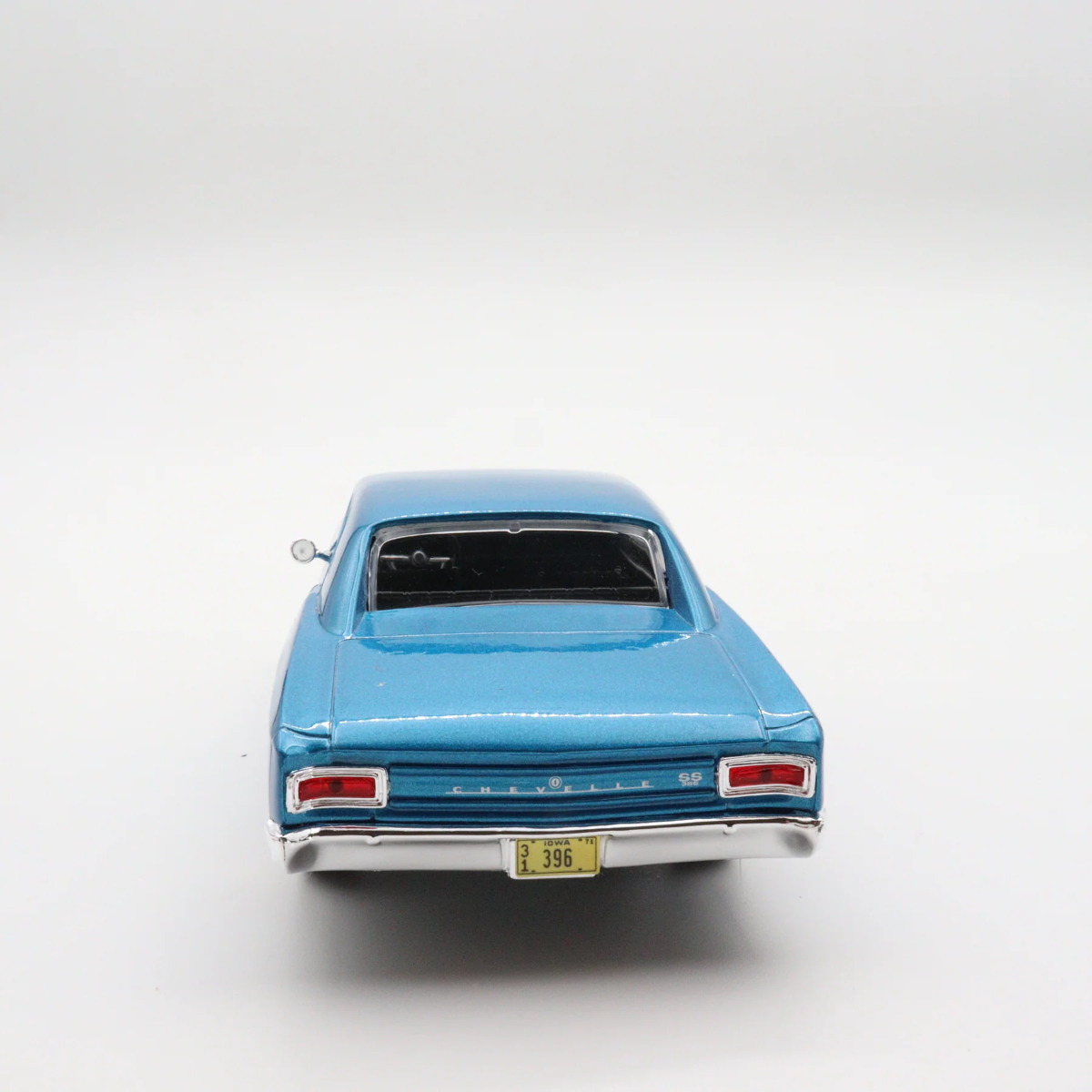 Maisto 1:24 1966 Chevrolet Chevelle SS 396 Model