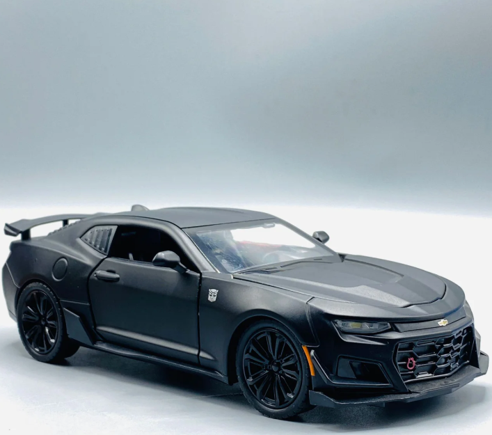 1:24 Diecast Chevrolet Camaro Model Car With Smoke