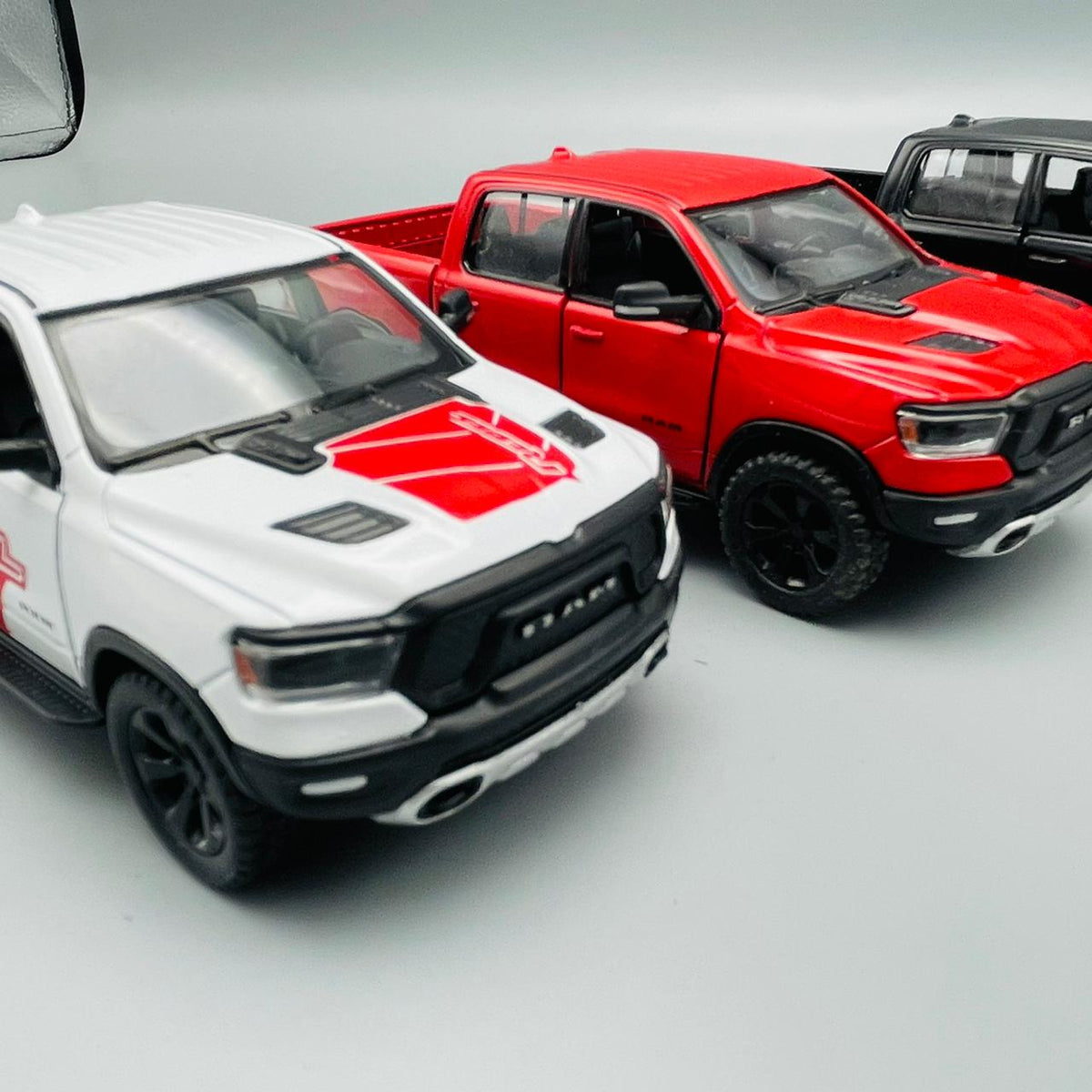 Kinsmart Metal Body Dodge RAM 1500 - Printed