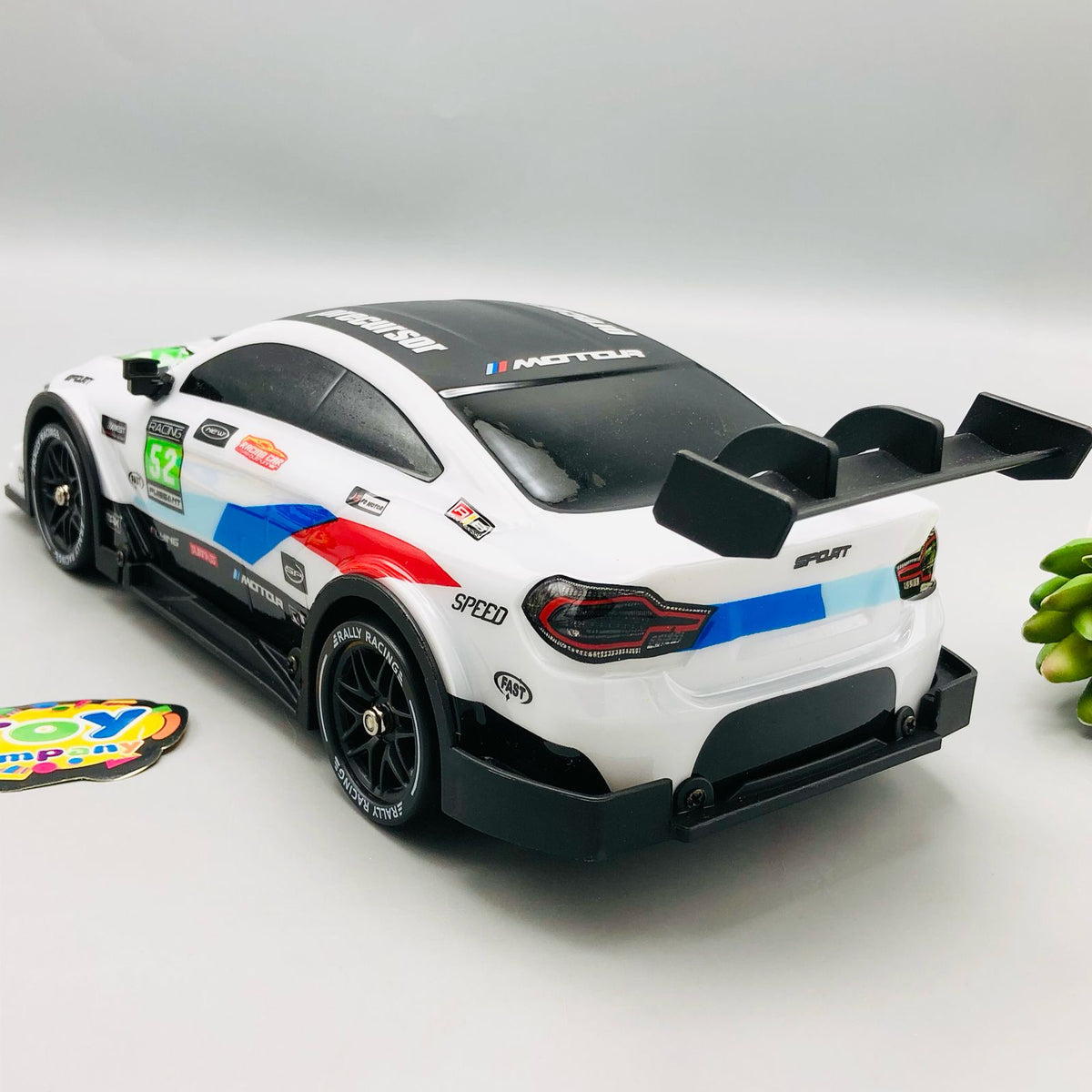 2.4GHz RC BMW Drifting Car With Lights