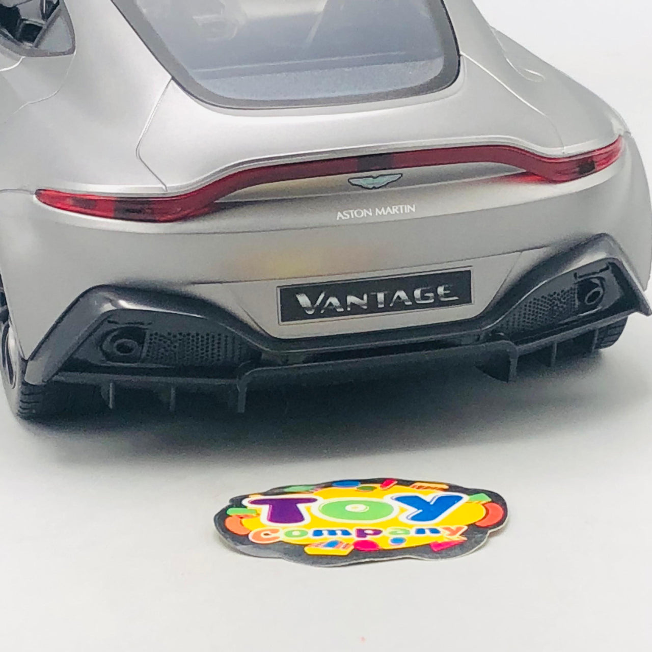 2.4GHz 1:14 RC Aston Martin Vantage Model
