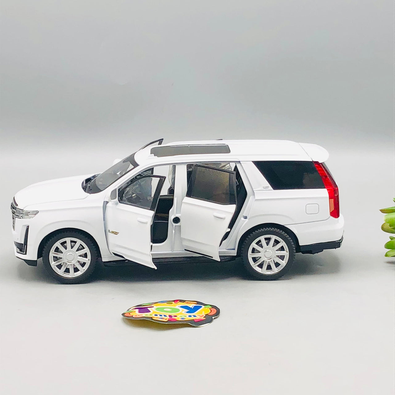 1:24 Diecast Cadillac Escalade 600 Simulation Model