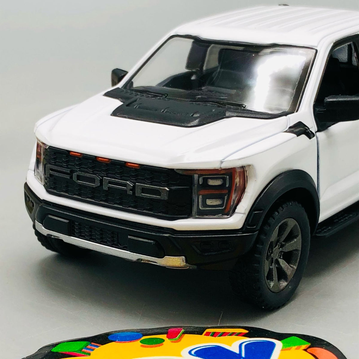 1:46 Kinsmart 2022 Ford Raptor F-150 Model