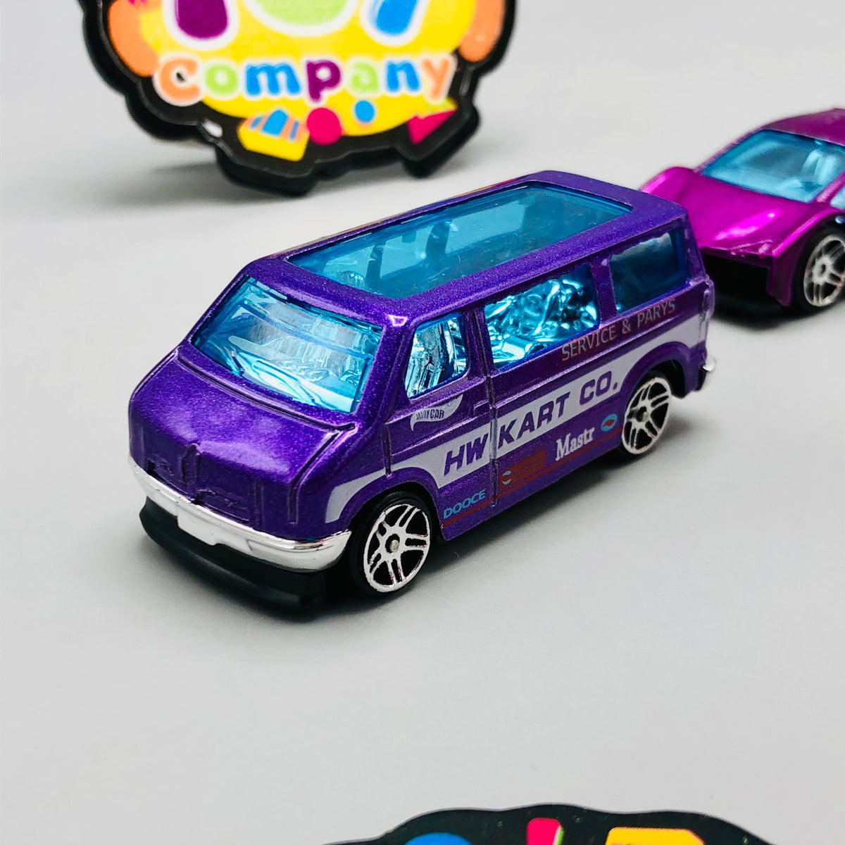 Hot Wheel Diecast Set of 6 Cars with Display Racks - Minor Fault