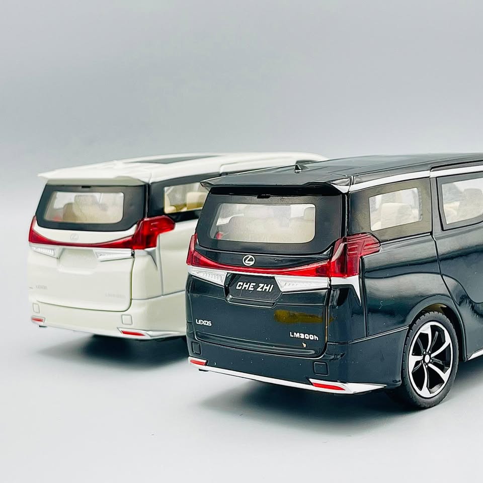 1:24 Diecast Metal LM 300 Lexus Van