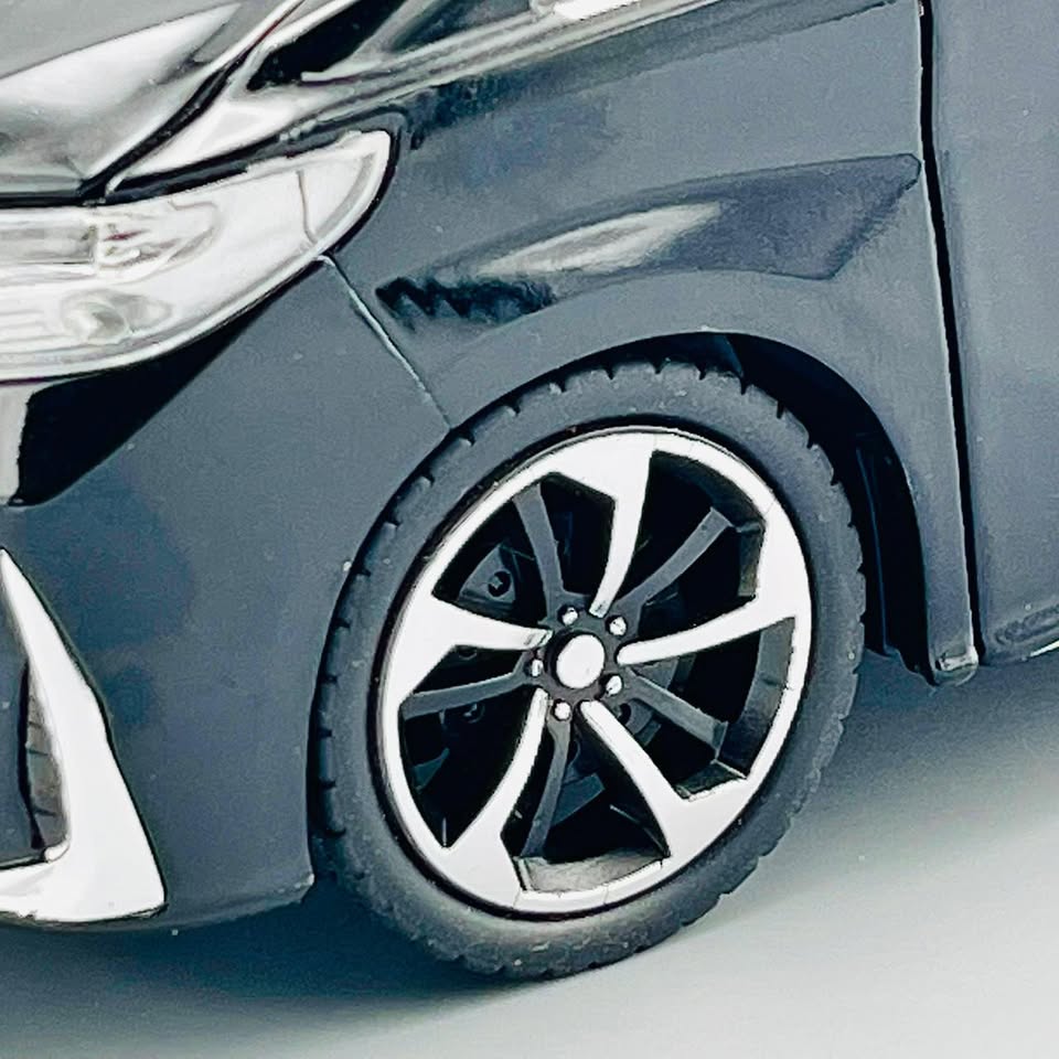 1:24 Diecast Metal LM 300 Lexus Van