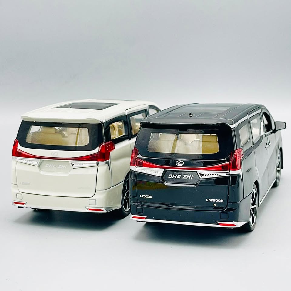 1:24 Diecast Metal LM 300 Lexus Van