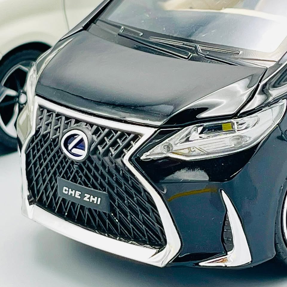 1:24 Diecast Metal LM 300 Lexus Van